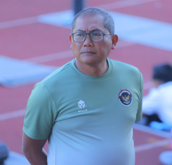 Momen Lesu Sumardji Usai Kekalahan Timnas Indonesia U-22 Jadi Sorotan: Begini Penjelasan Sang Manajer
